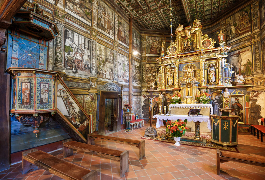 Wnętrze Kościoła w Binarowej