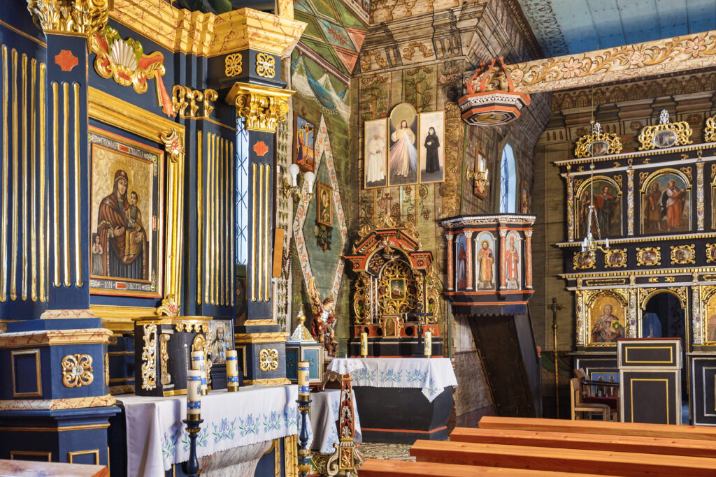 Wnętrze cerkwi w Brunarach