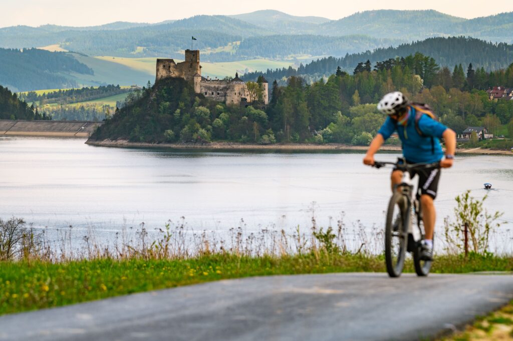 Ścieżka rowerowa wokół Jeziora Czorsztyńskiego