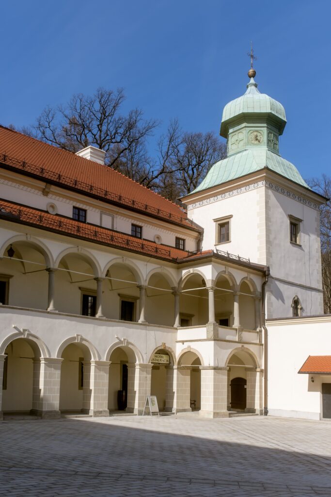 Zamek Suski nazywany również Małym Wawelem w Suchej Beskidzkiej