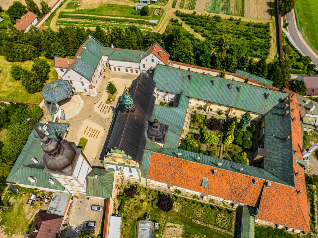 Dziedziniec Klasztoru Sióstr Klarysek w Starym Sączu