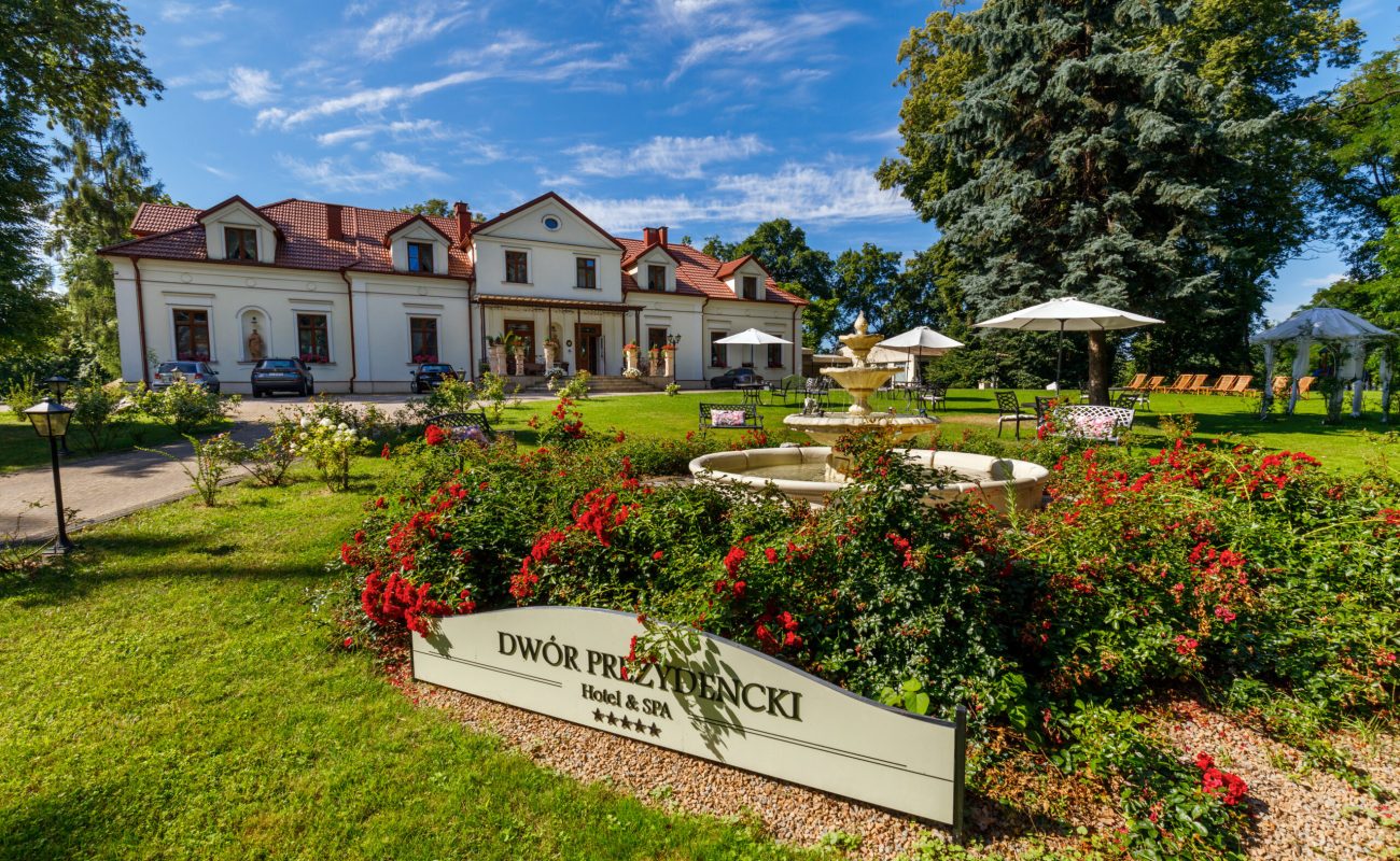 Restauracja i hotel „Dwór Prezydencki” w Zgłobicach
